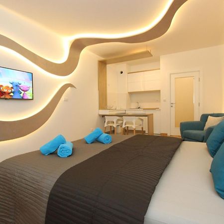 Riviera New Belgrade Apartment, Parking 5 Eur Per Day Bagian luar foto