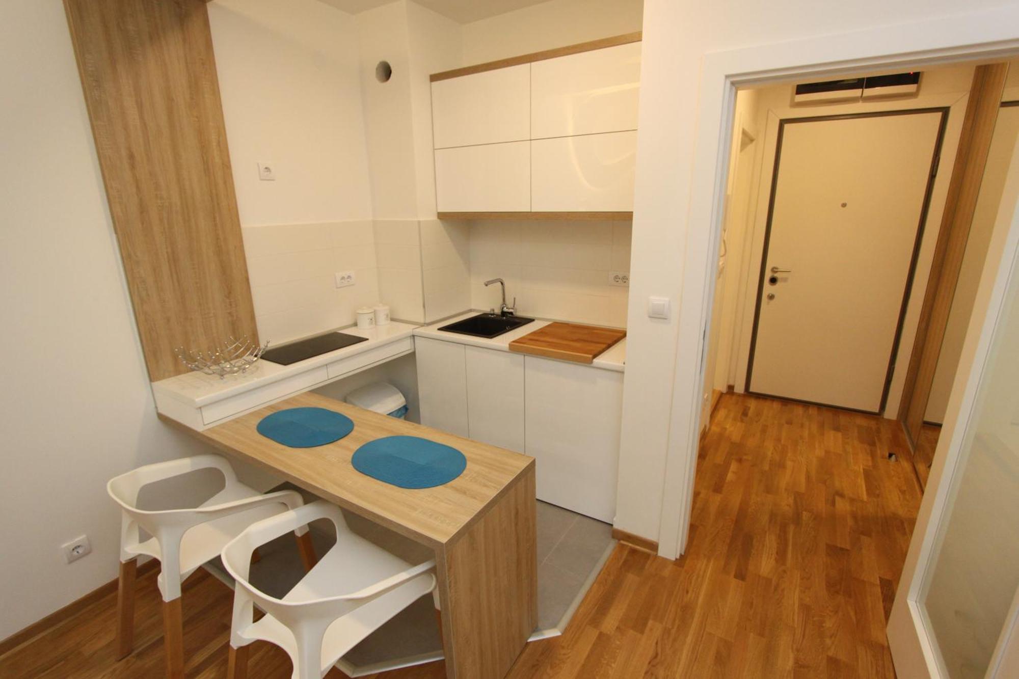 Riviera New Belgrade Apartment, Parking 5 Eur Per Day Bagian luar foto